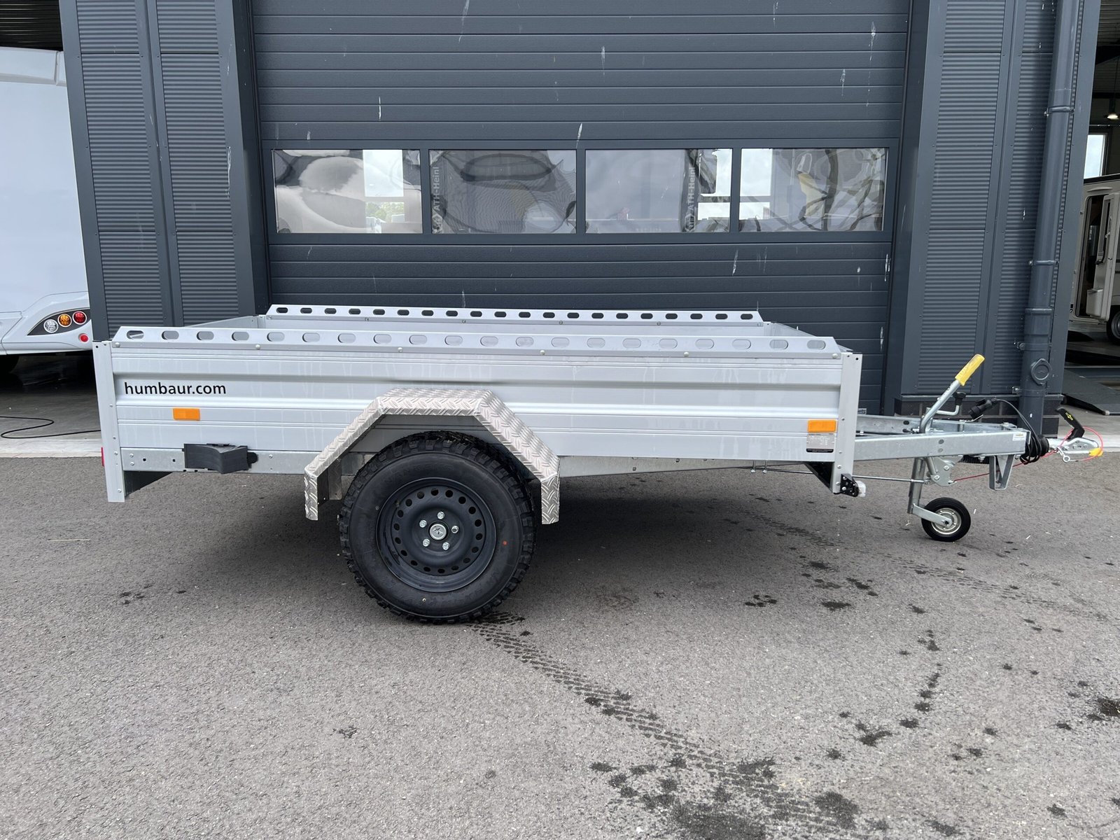 HUMBAUR HA132513 KV Kastenanhaenger klappbare Vorderwand Hochplane – Bild 2