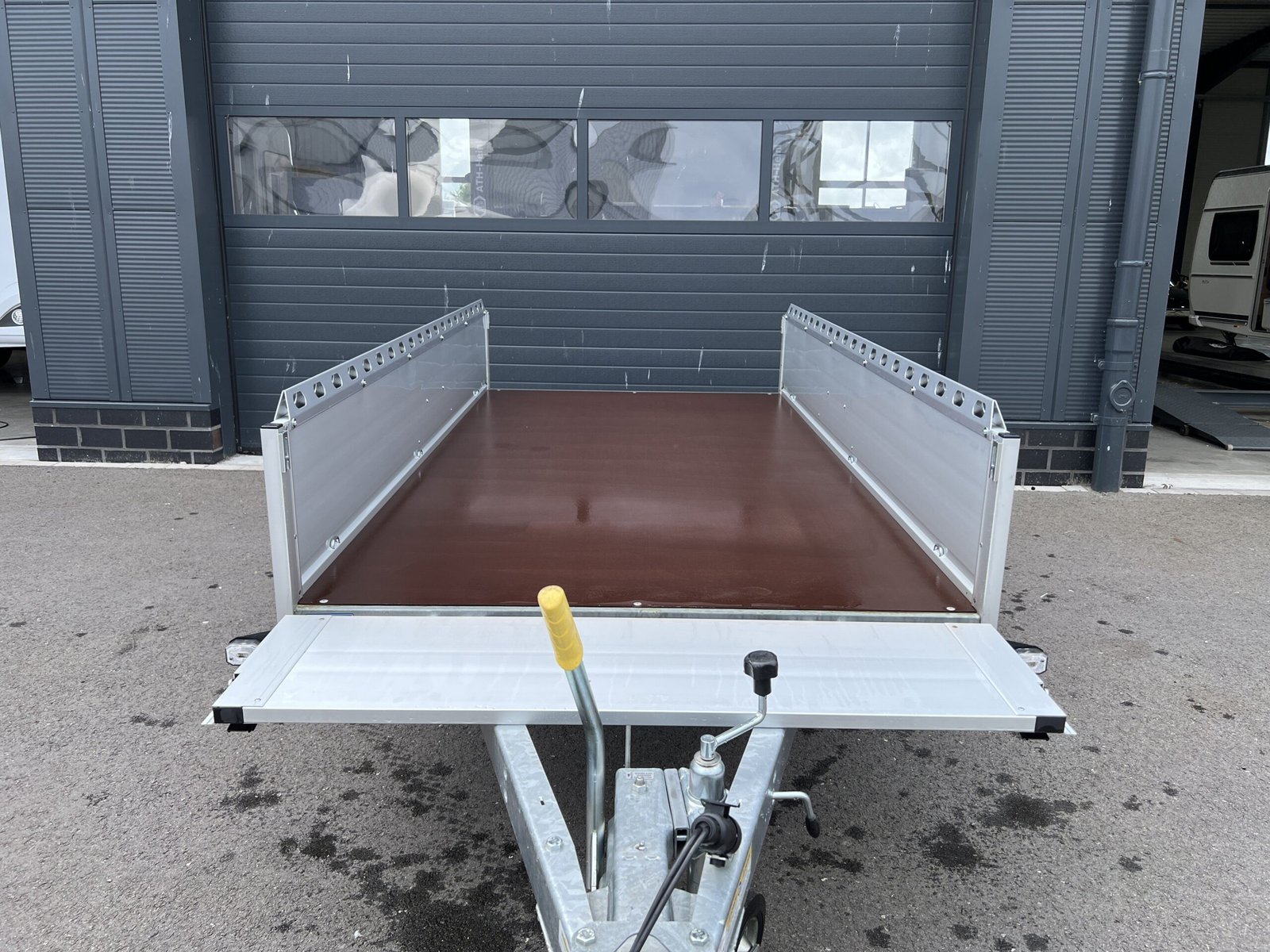 HUMBAUR HA132513 KV Kastenanhaenger klappbare Vorderwand Hochplane – Bild 6